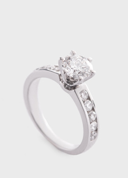 Помолвочное золотое кольцо с бриллиантами, фото