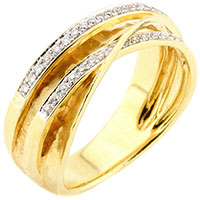 Широкое золотое кольцо с бриллиантовой дорожкой, фото