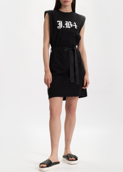 Черное платье J.B4 Just Before с брендовым принтом, фото